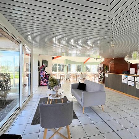 Hotel La Petite Auberge シャンブルトー エクステリア 写真